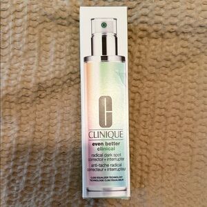Clinique Even Better Clinical Serum - Silver and White